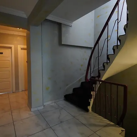 Sahra 2* Κωνσταντινούπολη